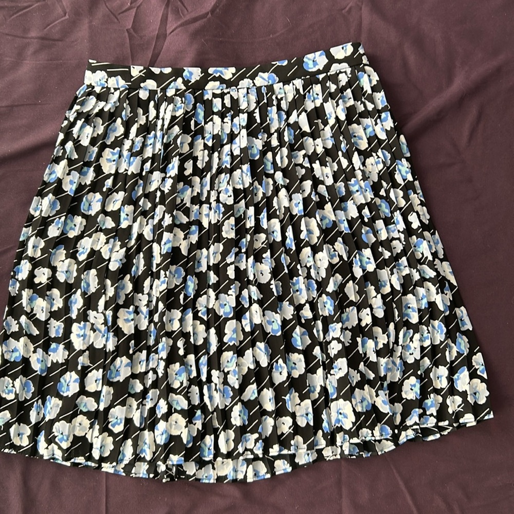 NWOT J. Crew Pleated Floral Skirt - Size 00/XS